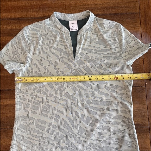 Nike Dri-Fit Golf Shirt Womens Medium Victory Jacquard Light green DA3261-387 - Picture 4 of 10
